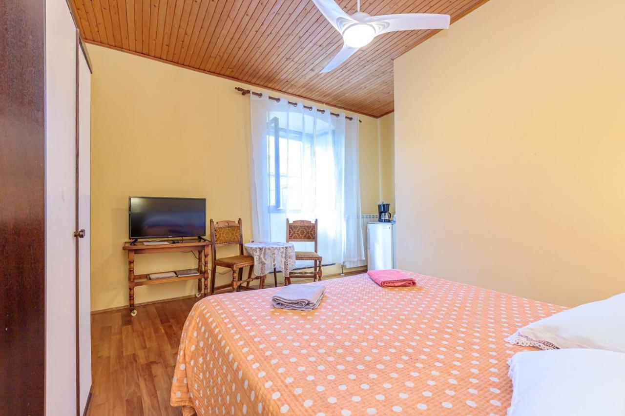 Rooms Nela Hum Zewnętrze zdjęcie