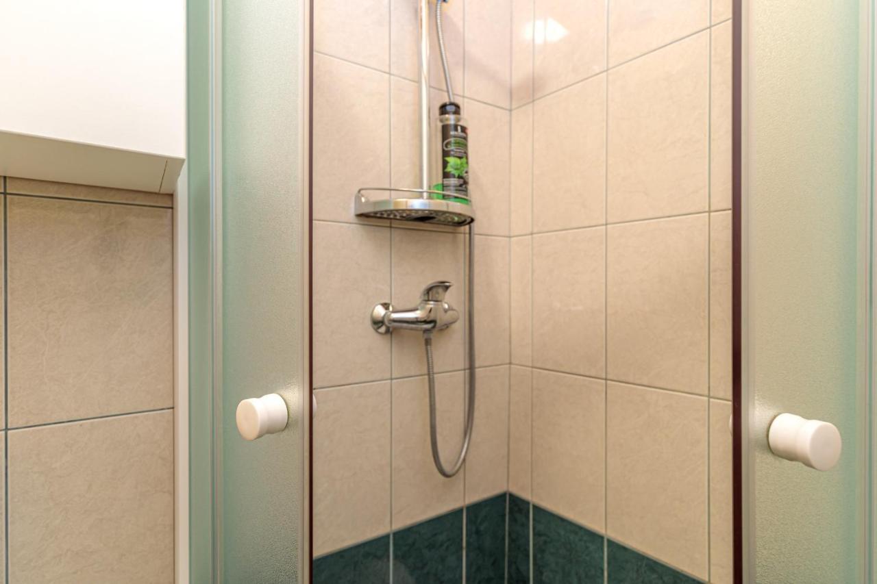 Rooms Nela Hum Zewnętrze zdjęcie